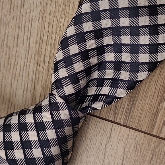 Banana Republic Other - BANANA REPUBLIC Navy Black White Plaid Mens Skinny Tie NEW